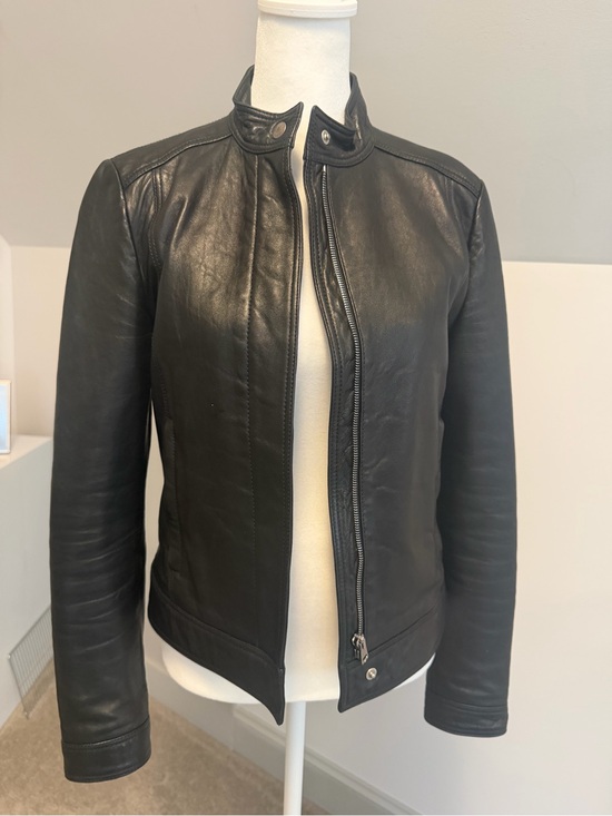 Gucci Jackets & Blazers - Vintage Gucci Black Leather Moto Biker Jacket Red Silk Lining Snap Collar 38 US2